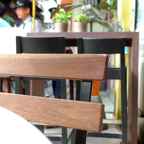 在露天座位初時有小蚊子打擾,但一會兒後便沒事了