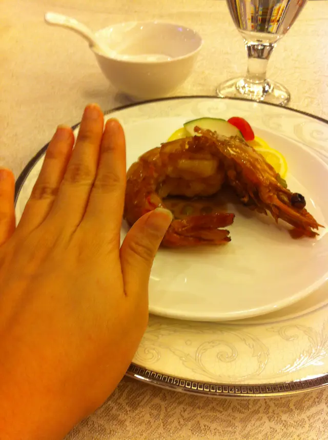 頭抽皇生煎澳洲大老虎蝦, 同我隻手一樣大