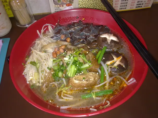 鮮雜菌薯粉加豬腸微辣, 正!!