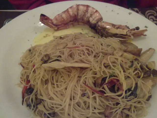 燒大蝦什菌炒天使麵