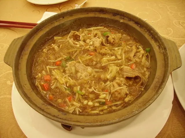 食物:沙爹金菰肥牛煲(正)