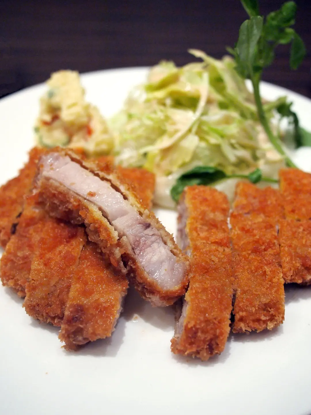 吉列猪扒用上鹿儿岛豚肉   吉列猪扒用上鹿儿岛豚肉