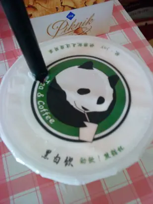 杯蓋也是此店的熊貓logo
