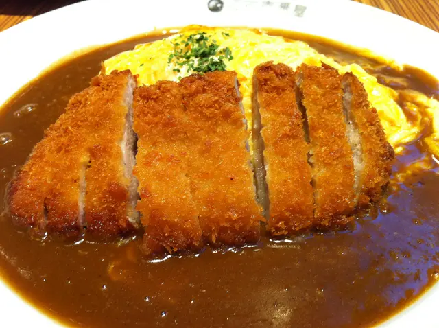 吉列豬扒奄列咖喱飯