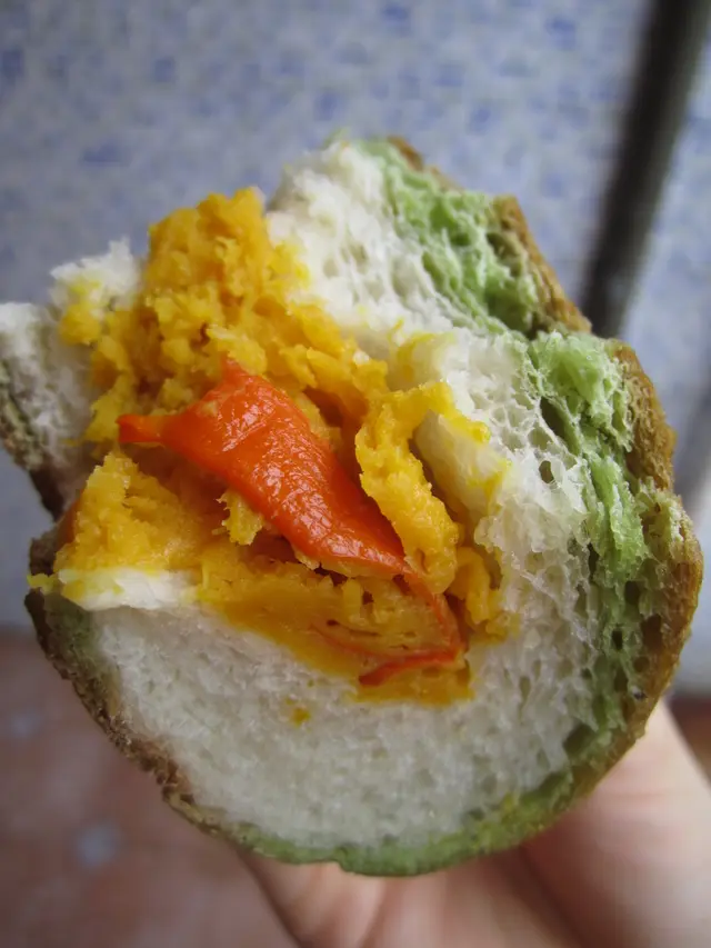 夾雜著已變得軟身的南瓜皮