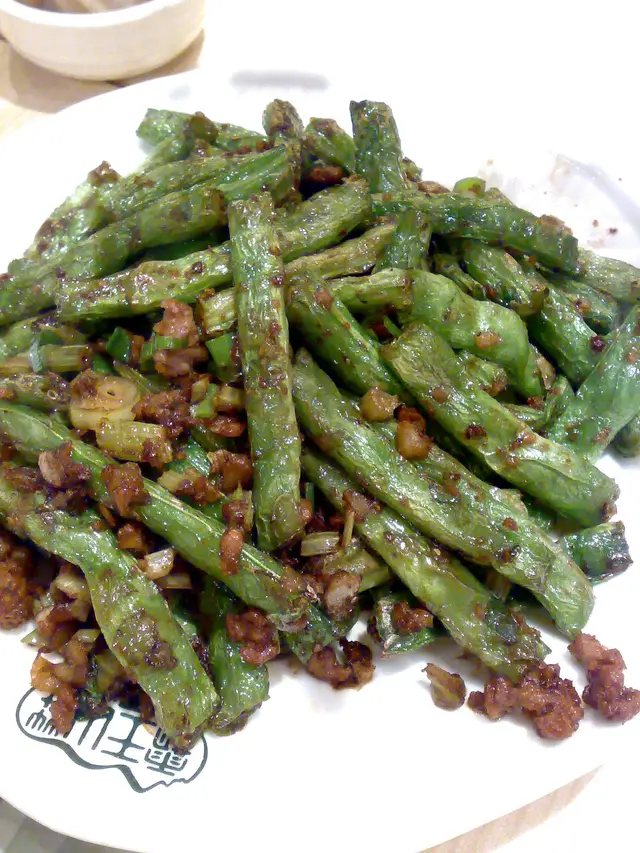 軟硬適中，滿有肉碎香，但頗油膩~~