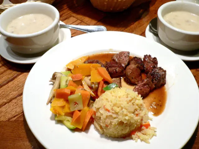 黑椒牛扒粒配飯