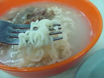 二十元個早餐都用丁麵，麵質特別爽彈