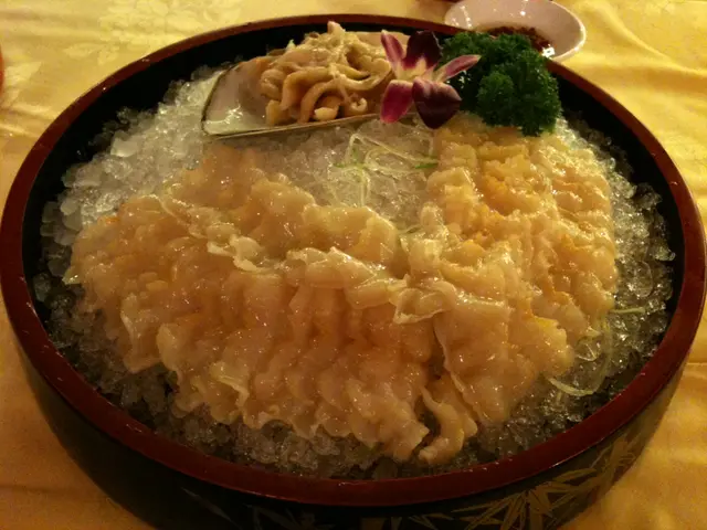 刀功好, 細細隻都可以起到咁多片, 味道好鮮甜!!!GOOD!!!!!