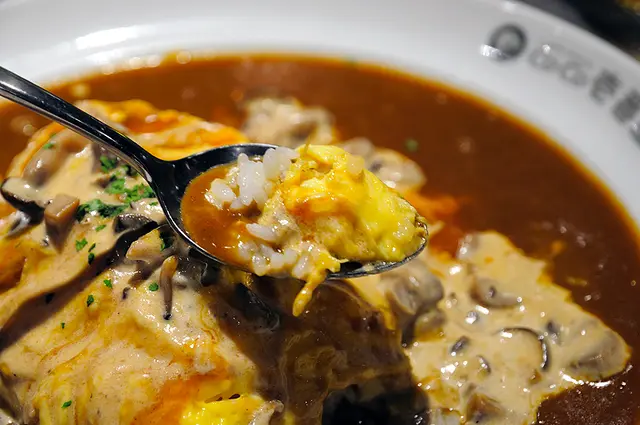 鮮菇忌廉奄列咖哩飯