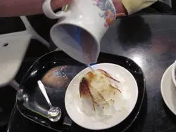 火焰雪山用的那种酒，一点也不香而只有酒精苦味