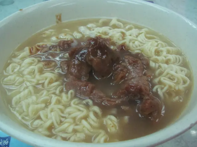 沙嗲牛肉輕微梳打過，醬油味濃但只帶非常輕沙茶醬味