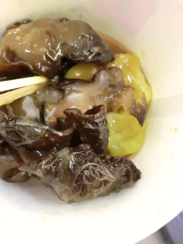 燒賣 + 木耳 ( 配 街頭爆香汁 ) 