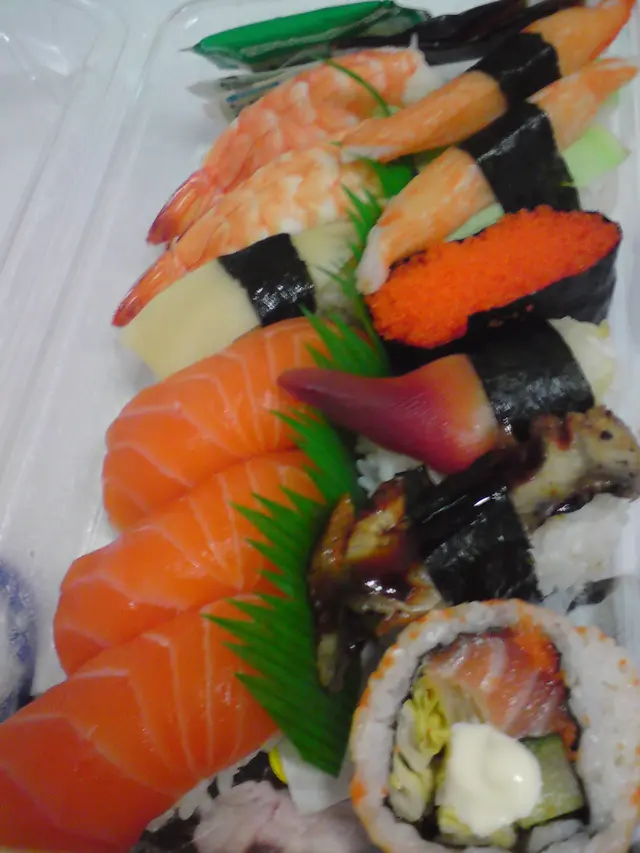 三文魚肥美程度可以接受~~