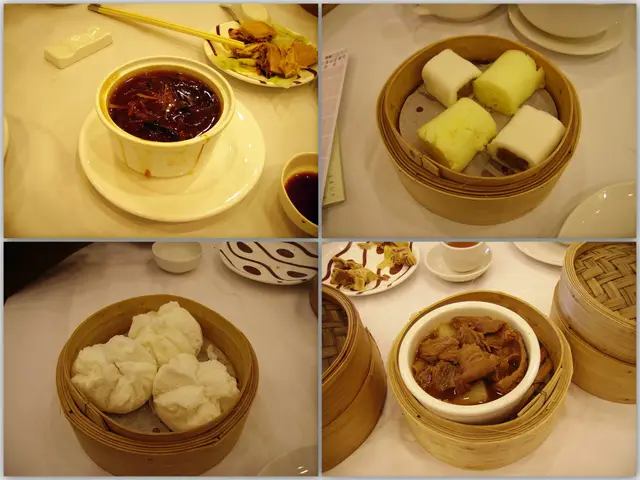 食物:竹笙碗仔翅,馬拉卷併糯米卷,薑汁雞包仔,蘿蔔牛筋腩