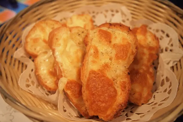 芝士焗蒜蓉多士