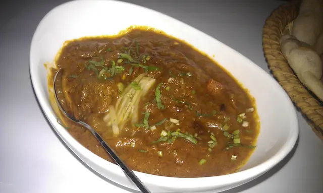 近看更像肉醬意粉