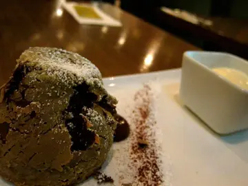 心太軟 (我估起模時黐底, 所以已經流緊朱古力出黎, 不過味道好好)