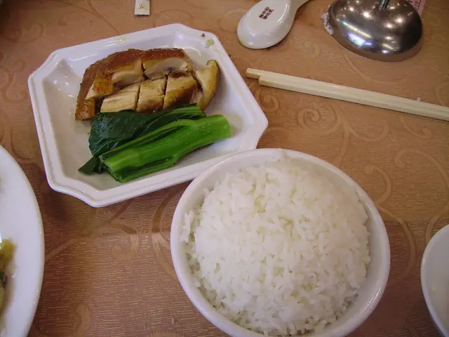 食物:桶子油雞飯