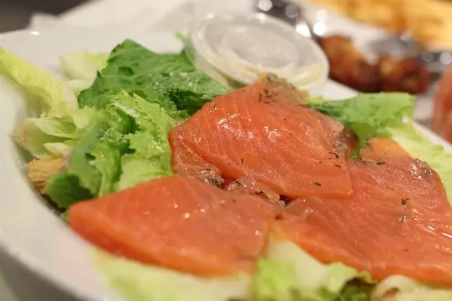 三文魚凱撒沙律