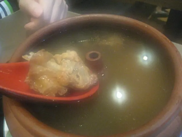 野菌山珍氣鍋雞 (大)