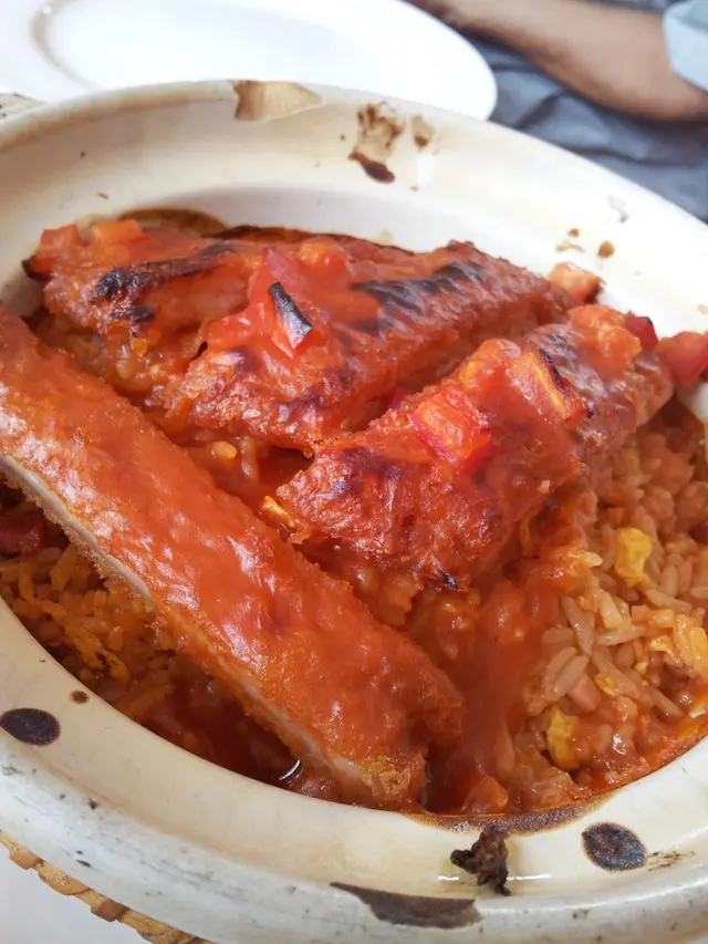 焗豬飯,豬扒鬆化而肉汁豐盛,只是個飯底較濕。