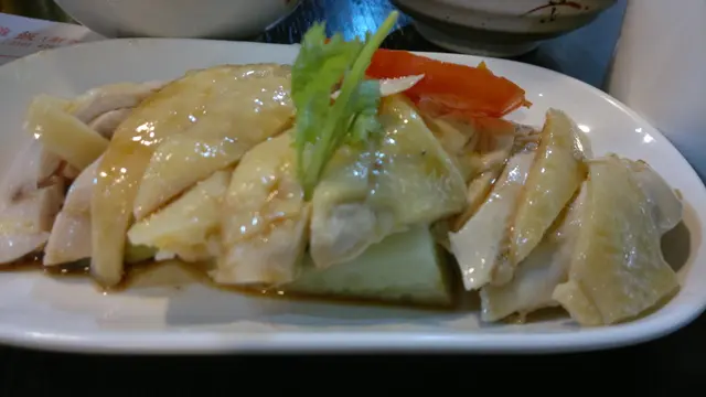 白雞(爽脆青瓜墊底)