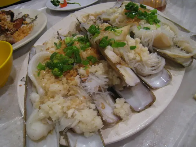 蒜蓉粉絲蒸聖子