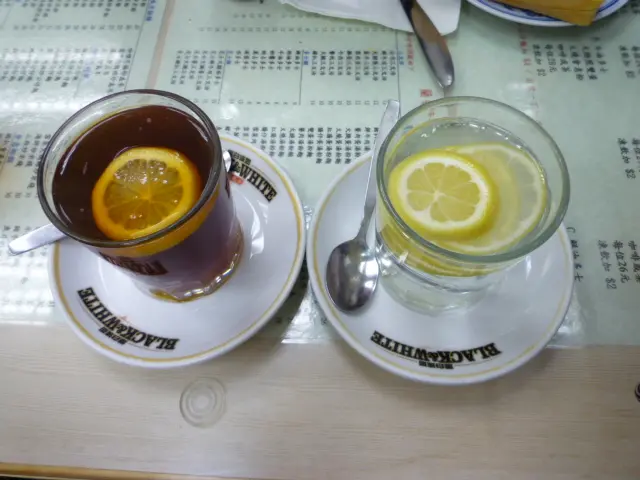 熱檸茶同熱檸水