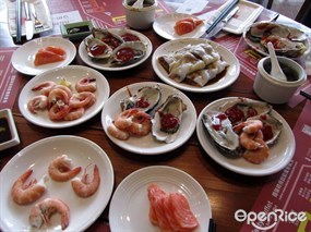 生蠔、凍蝦及三文魚刺身 - 南山中心區的大飽口福