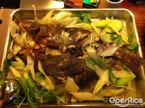 酸菜湯底烤魽魚 - 旺角的汀汀烤活魚