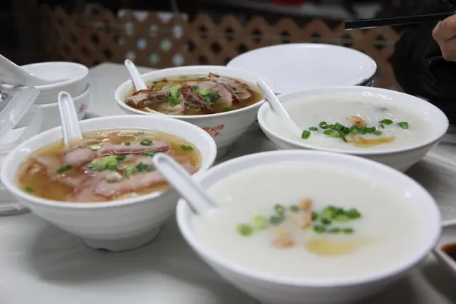 叉燒/燒鴨河 & 艇仔粥