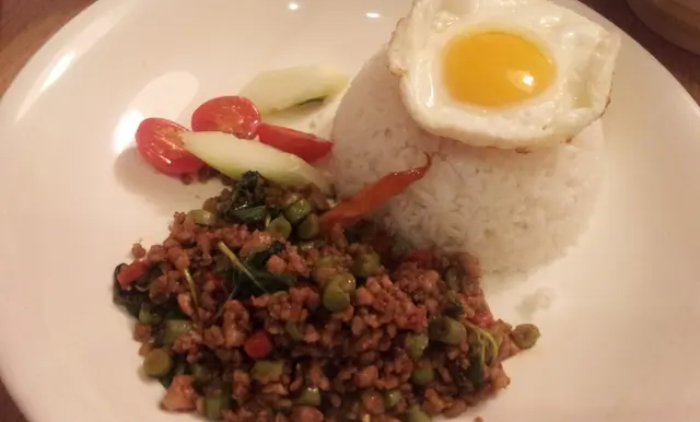 香葉肉碎飯+蛋，$48