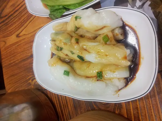 蔥花蝦米腸 ($15)