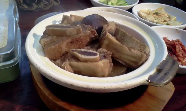 燜牛肋骨,一眼睇晒的材料,藏著嘗不盡的溫馨家庭味道