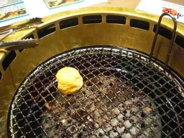 泡芙又冻又硬，趁余温庆吓佢，睇吓咩效果先！