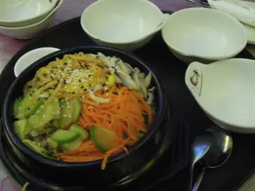 好評如潮的石頭飯