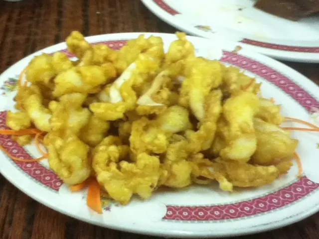 椒鹽鮮魷-不會成口炸粉，魷魚很鮮甜爽口，果然是招牌菜。