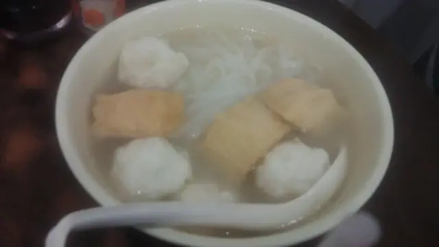 墨魚丸炸魚片頭米粉
