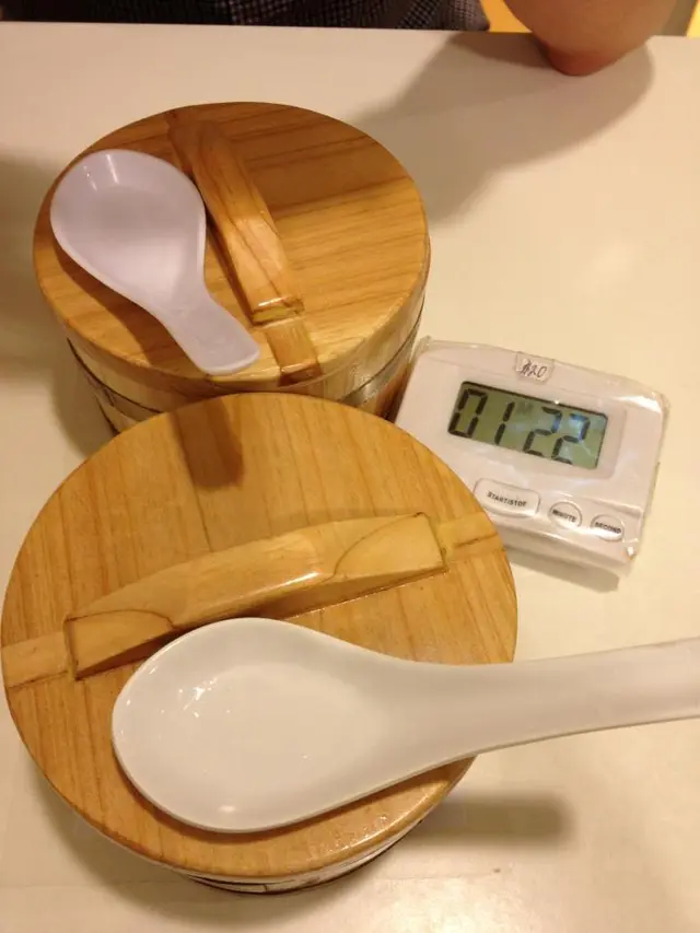 即撞木桶豆腐花 (等2分鐘)