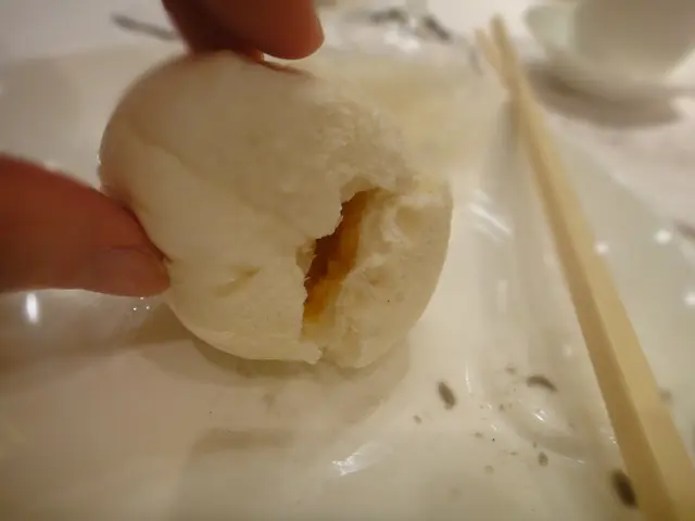 流沙奶皇包 - 唔係好夠流沙