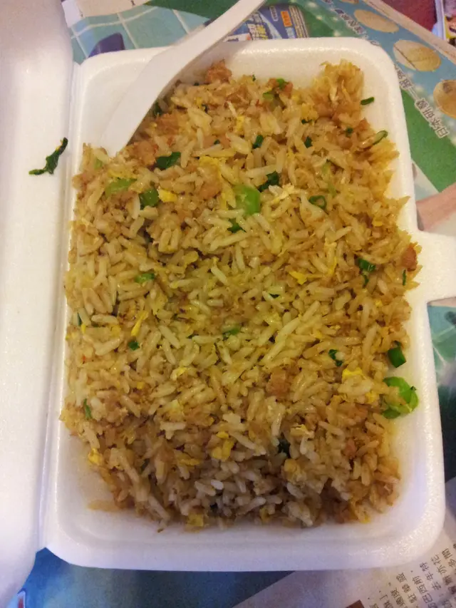 蝦醬炒飯還可以