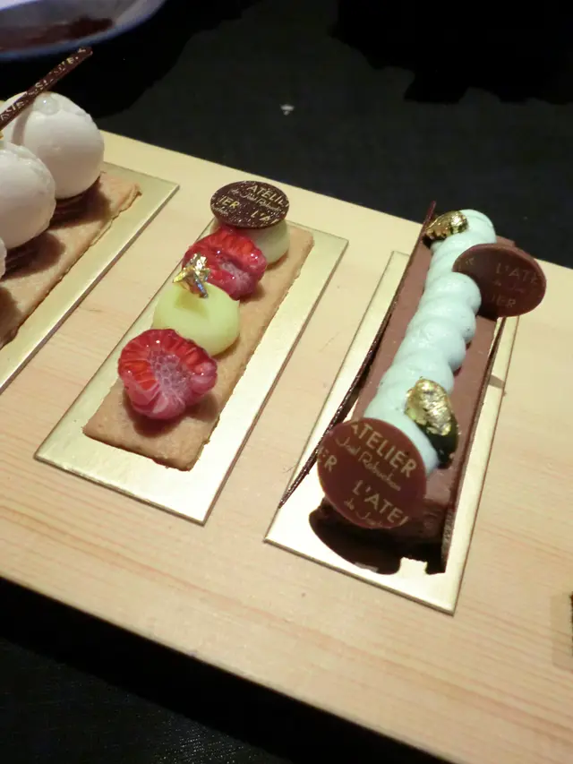 Exotique & Mint Chocolate Mousse Cake