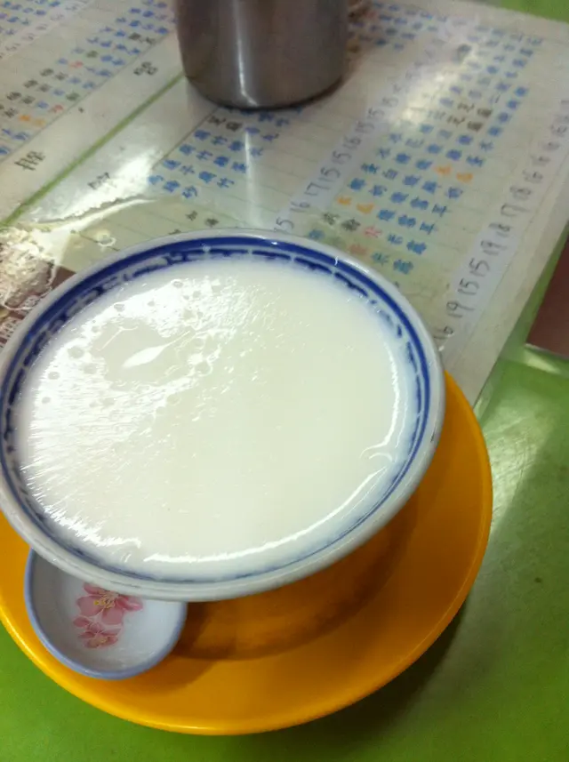 蛋白燉鮮奶