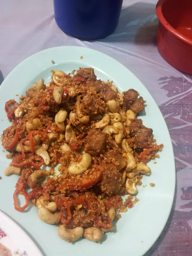 避風塘炒腰果骨