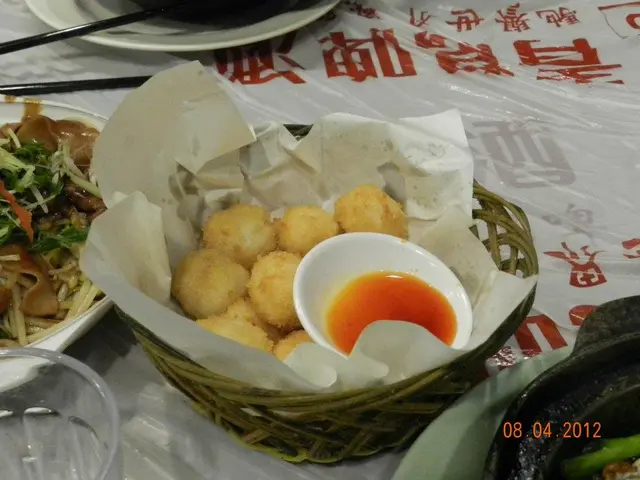 即炸墨魚丸