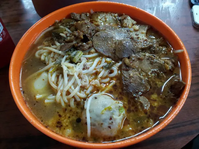 貴丸, 墨丸, 脯肉米線