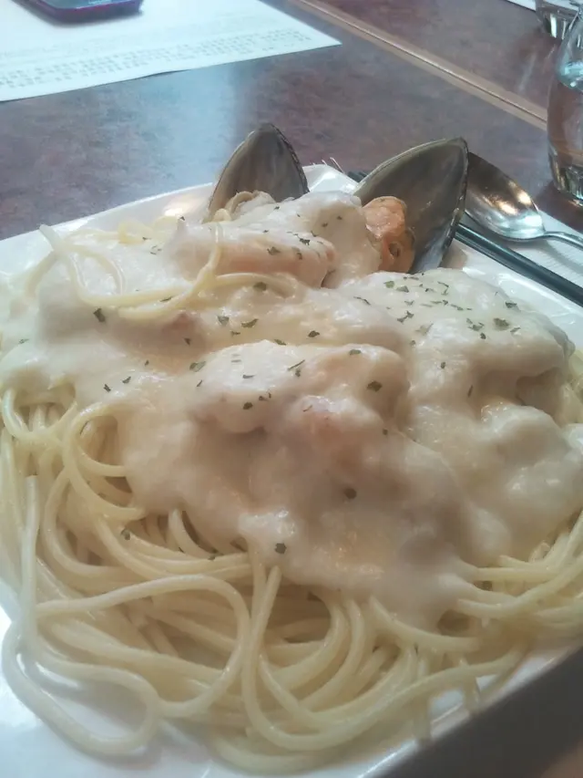 芝士汁海鮮意粉