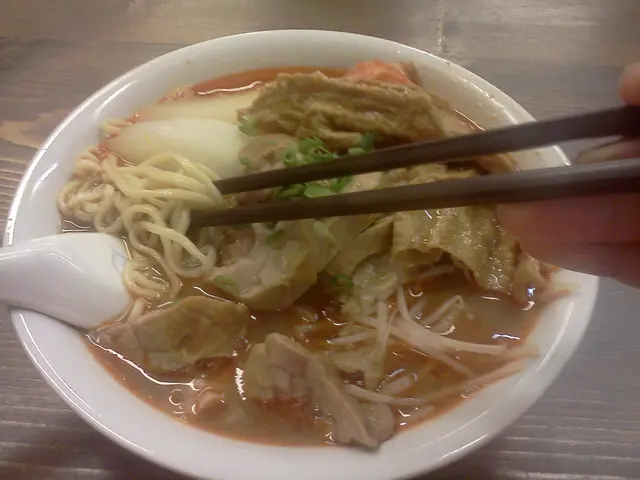 麵沒有因為浸在熱湯內變糊，好。