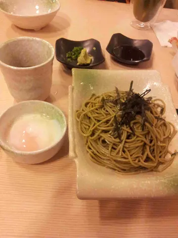 温泉蛋抹茶冷面